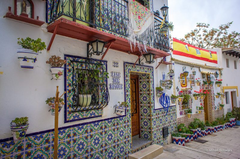 Schöne Häuser im Viertel Santa Cruz