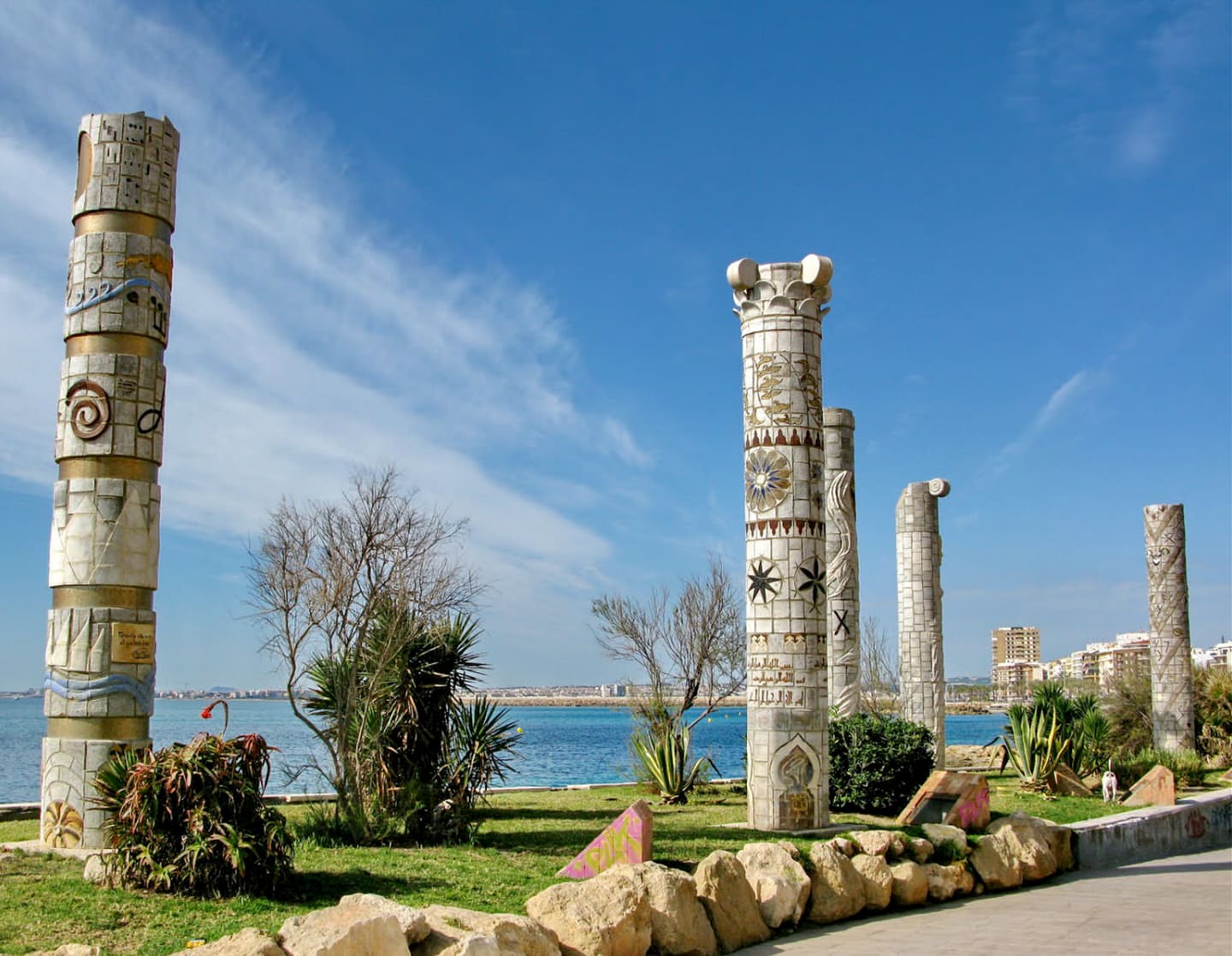  Monumento a las culturas del Mediterráneo